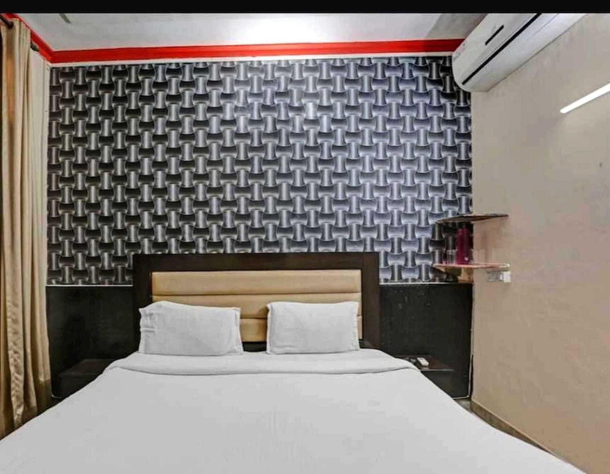 Hotel Sky Bird Bhauli エクステリア 写真